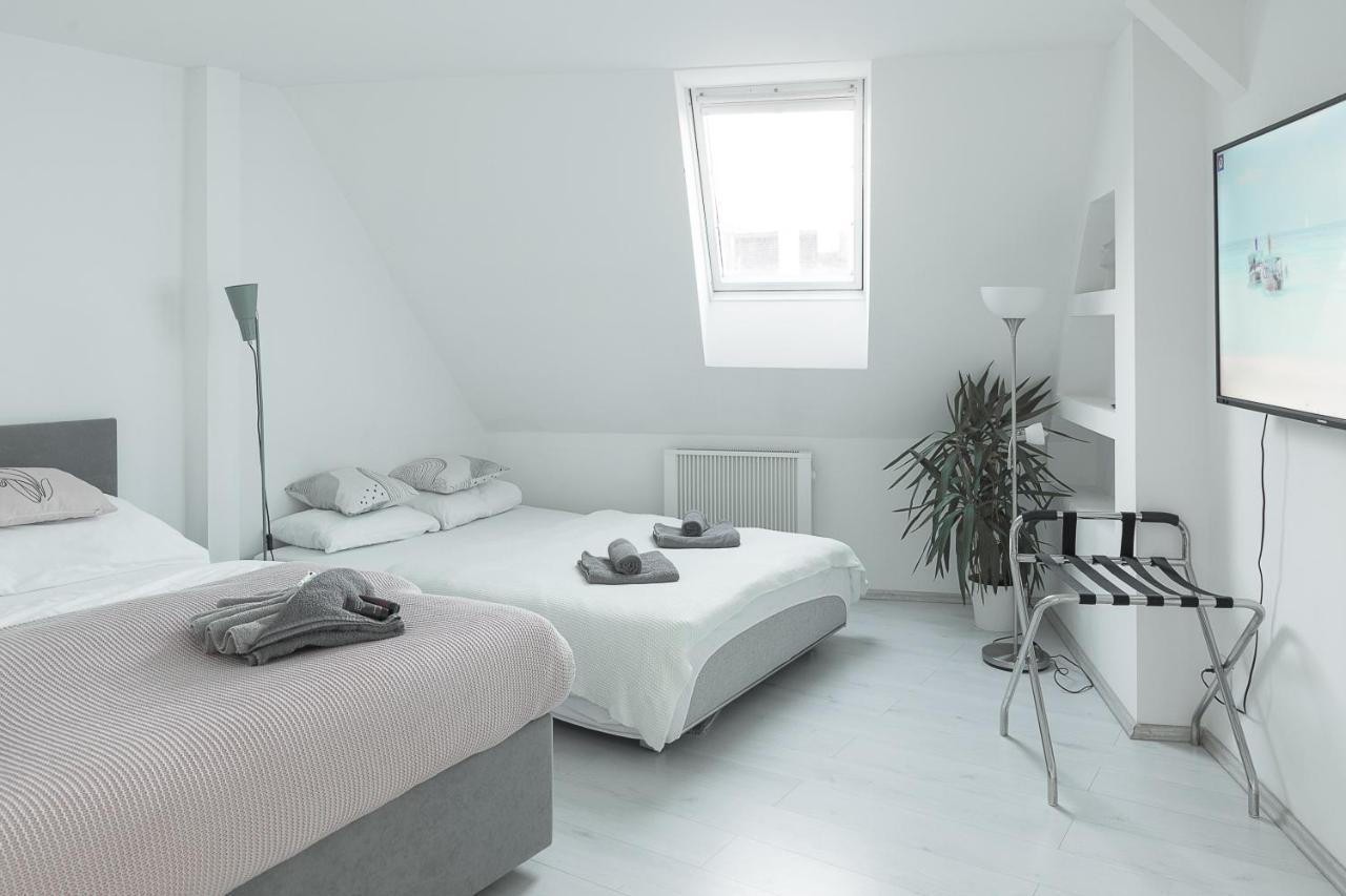 Skolska Winter Terrace Apartment 프라하 외부 사진